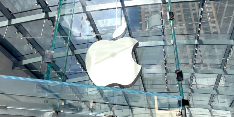 Report: Analyst Shatters Expectations of an All-Glass iPhone