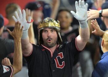 American League wild-card roundup: Rangers, Guardians overtake Astros