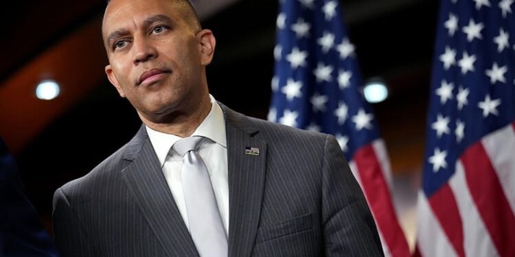 Backlash After Hakeem Jeffries Holds Non-public Assembly With Jared Kushner Forward of Midterms
