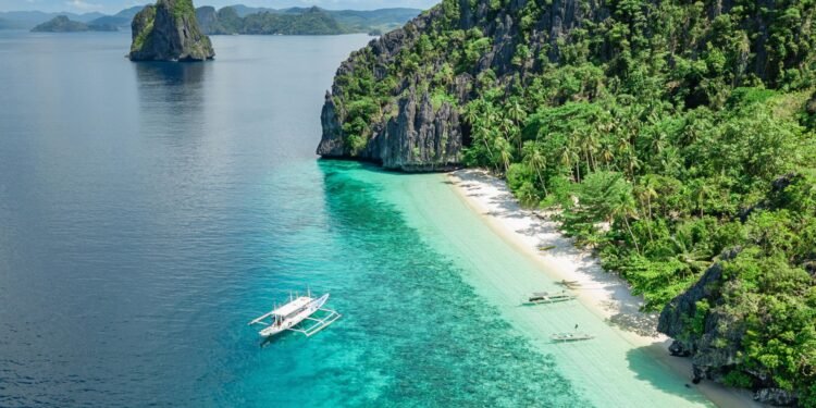 7 Finest Islands to Discover within the Philippines in October