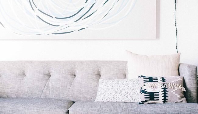 Small Area Entertaining and Learn how to Host With out a Eating Desk