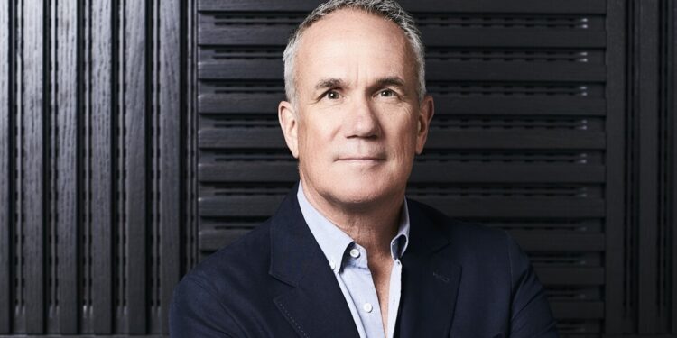Tom Corson promoted to new position as COO of Warner Music Group