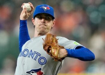 Blue Jays, Bieber look to get uncommon sweep vs. Phillies