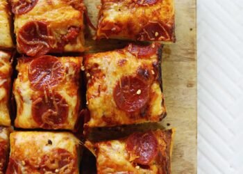 Simple Deep Dish Pizza Recipe