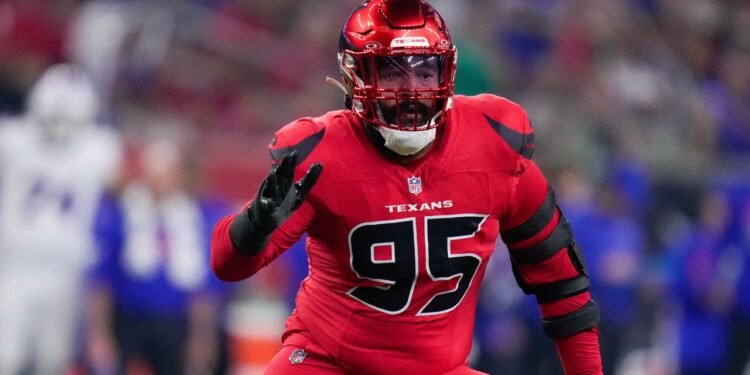 Report: Browns signal defensive finish Derek Barnett to one-year deal