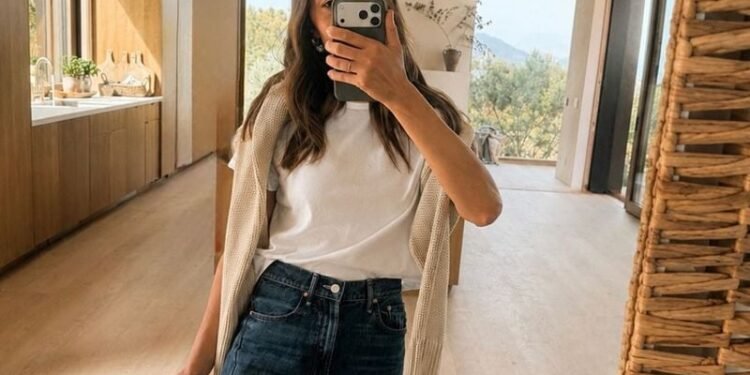 5 Summer season-to-Fall Wardrobe Necessities to Put on Now