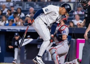 Yankees rookie George Lombard Jr. day-to-day with proper knee discomfort