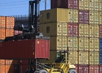U.S.-Canada commerce talks collapse : NPR