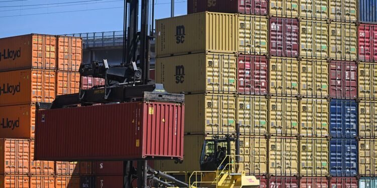 U.S.-Canada commerce talks collapse : NPR