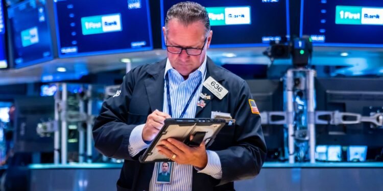Treasury yields rise as international bond sell-off continues