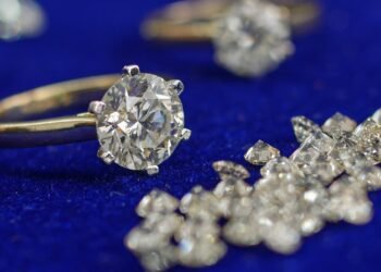 What’s behind the autumn of diamond costs to report lows
