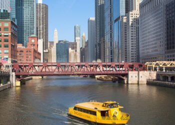 In 1900, Chicago engineers reversed the circulate of a complete river to push the town’s sewage away from Lake Michigan; 126 years later, the river nonetheless runs backwards