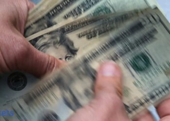 Greenback companies as US-Iran tensions raise oil, hawkish Fed bets construct