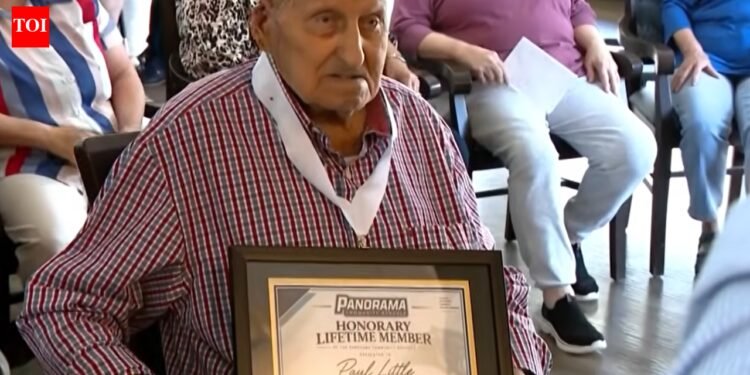 At 98, Iowa man Paul Little lastly obtained his highschool diploma 80 years after leaving faculty in 1946 to assist his household | World Information