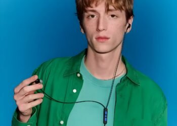 Bose is bringing again wired earbuds as teenagers ditch Bluetooth