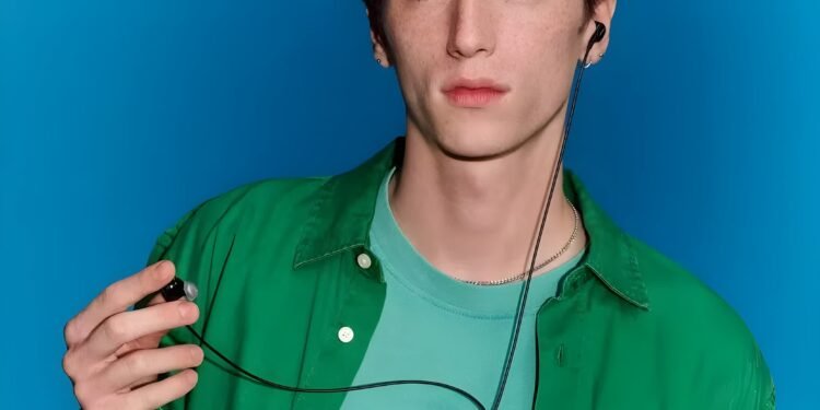 Bose is bringing again wired earbuds as teenagers ditch Bluetooth