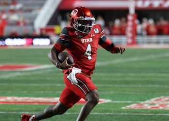 Devon Dampier throws for 3 TDs as No. 21 Utah demolishes Idaho