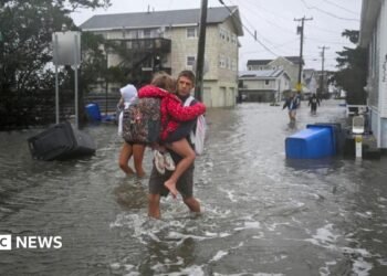 Nor’easter storm brings coastal flooding, as New York and New Jersey declare emergency