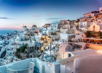 Learn how to Skip the Santorini Cable Automobile: A Higher Begin to Your Cruise Day