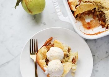 EASY Apple Cobbler