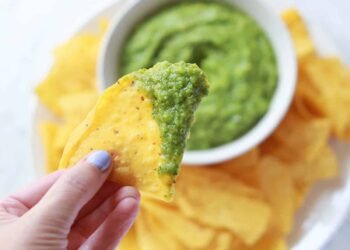 Guasacaca – Avocado Sauce – A Stunning Mess