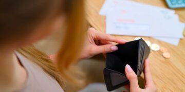 Debt settlement vs. chapter: How to decide on