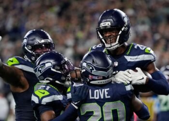 Seahawks defence prevails, however Darnold’s harm prompts massive questions