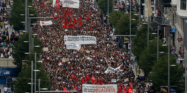 Police fireplace tear fuel as housing protests sweep Spain (VIDEOS) — RT World Information